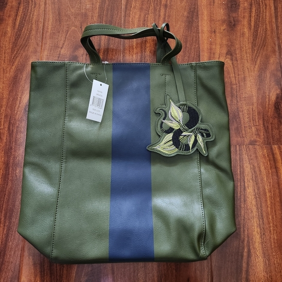 NIB casual tote bag with emblem - Picture 5 of 5